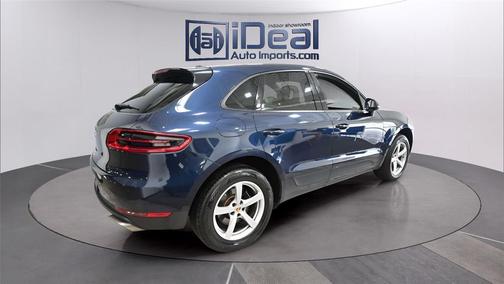 Night Blue Metallic 2018 Porsche Macan Macan
