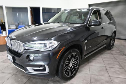 Space Gray Metallic 2016 BMW X5 xDrive35i