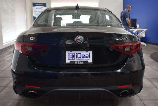 2018 Alfa Romeo Giulia Base