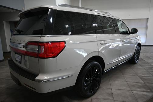 Ceramic Pearl 2021 Lincoln Navigator Reserve