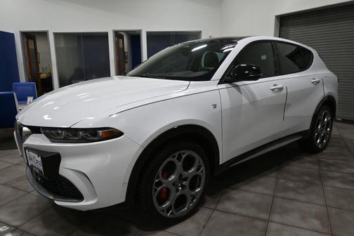 Alfa White 2024 Alfa Romeo Tonale Ti EAWD