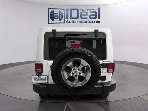 Bright White 2015 Jeep Wrangler Unlimited Sahara