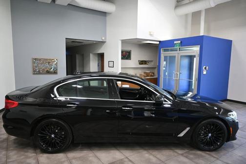 Jet Black 2018 BMW 530 xDrive