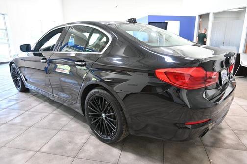 Jet Black 2018 BMW 530 xDrive
