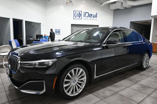 Black Sapphire Metallic 2020 BMW 740 xDrive