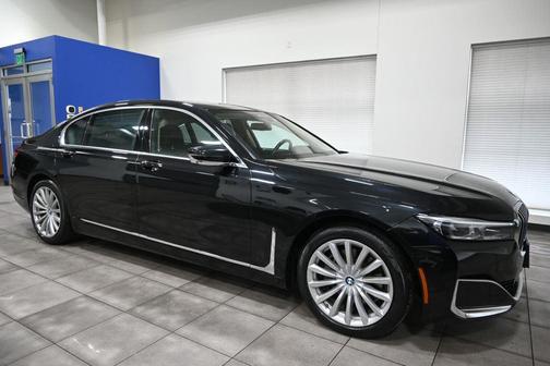 Black Sapphire Metallic 2020 BMW 740 xDrive