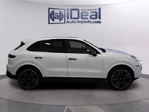 WHITE 2019 Porsche Cayenne S