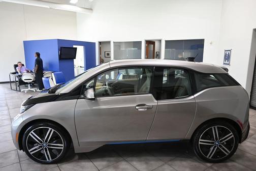 Ionic Silver Metallic w/BMW i Frozen Blue Accent 2014 BMW i3 Base w/Range Extender