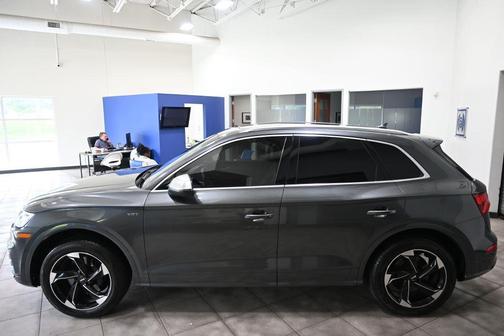 Daytona Gray Pearl Effect 2018 Audi SQ5 3.0T Premium Plus