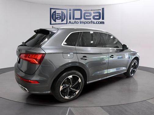 Daytona Gray Pearl Effect 2018 Audi SQ5 3.0T Premium Plus