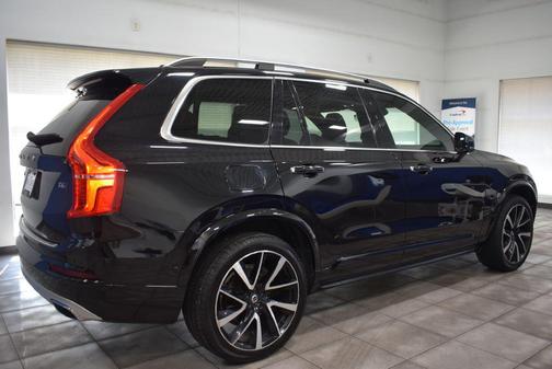 2019 Volvo XC90 T6 Momentum