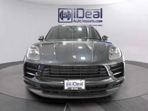 Volcano Grey Metallic 2019 Porsche Macan