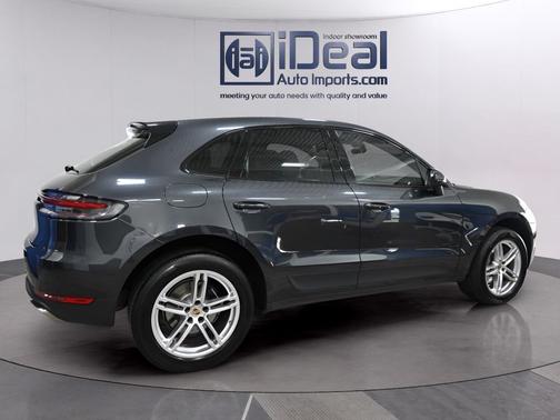 Volcano Grey Metallic 2019 Porsche Macan