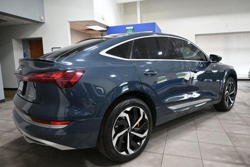 Plasma Blue Metallic 2020 Audi e-tron Sportback Prestige