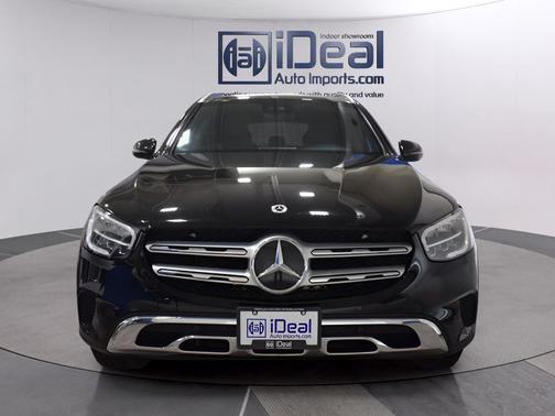 Obsidian Black Metallic 2022 Mercedes-Benz GLC 300 4MATIC