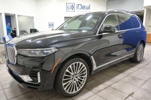 Black Sapphire Metallic 2019 BMW X7 xDrive50i