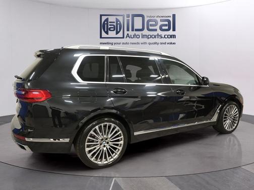 Black Sapphire Metallic 2019 BMW X7 xDrive50i