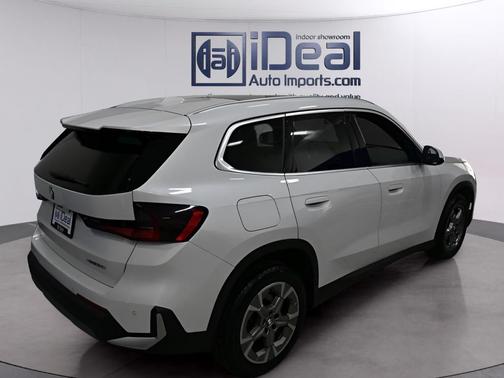 Alpine White 2023 BMW X1 xDrive28i