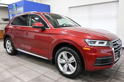 Matador Red Metallic 2018 Audi Q5 2.0T Premium Plus
