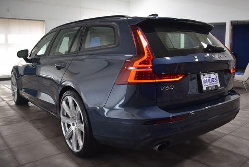 2020 Volvo V60 T5 Momentum