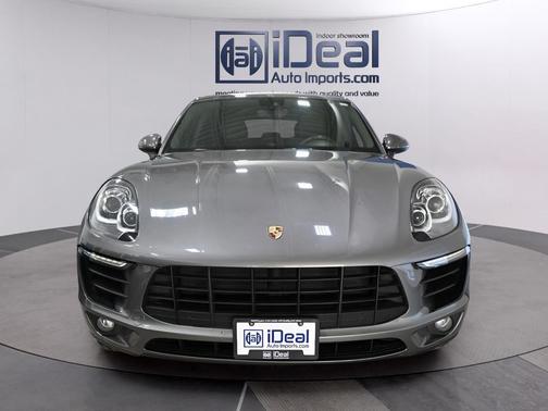 Volcano Grey Metallic 2018 Porsche Macan AWD