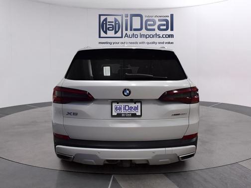 Mineral White Metallic 2022 BMW X5 xDrive40i
