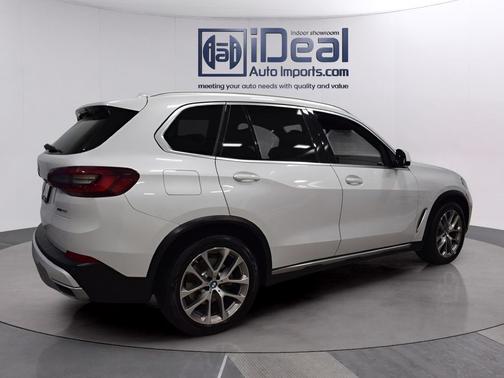 Mineral White Metallic 2022 BMW X5 xDrive40i