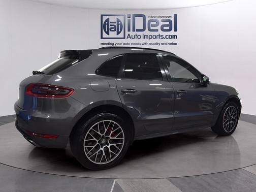 2017 Porsche Macan Turbo