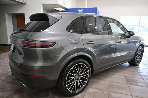 Quartzite Metallic 2019 Porsche Cayenne S