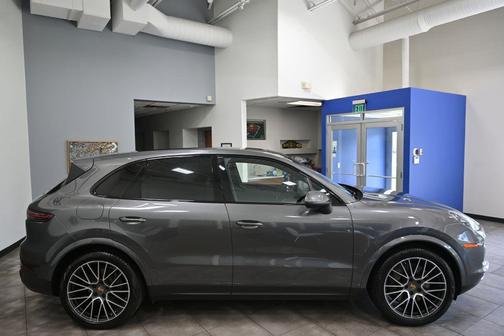 Quartzite Metallic 2019 Porsche Cayenne S