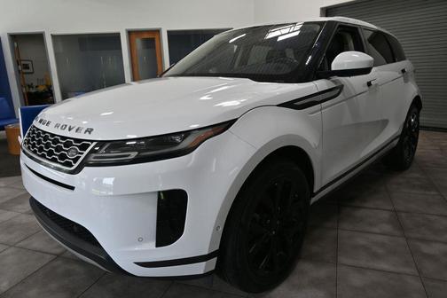 Yulong White Metallic 2020 Land Rover Range Rover Evoque SE