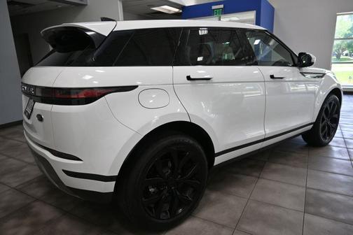 Yulong White Metallic 2020 Land Rover Range Rover Evoque SE