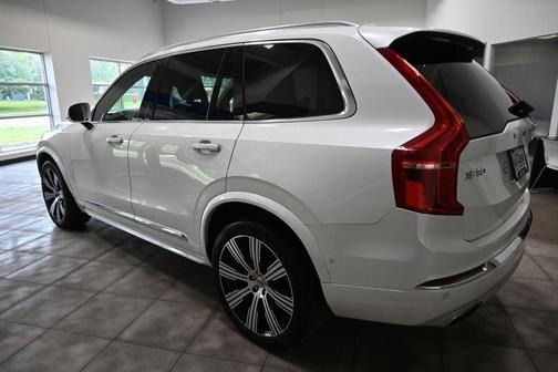 Crystal White Metallic 2021 Volvo XC90 T6 Inscription