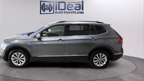 Platinum Gray Metallic 2018 Volkswagen Tiguan 2.0T SEL