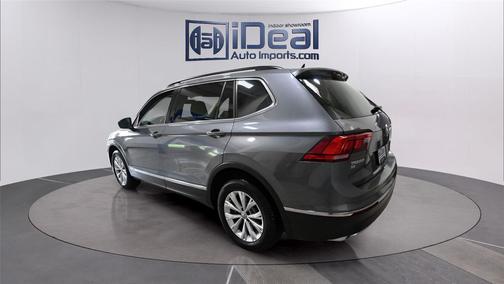 Platinum Gray Metallic 2018 Volkswagen Tiguan 2.0T SEL