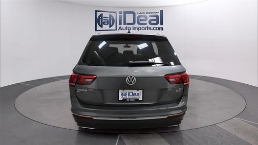 Platinum Gray Metallic 2018 Volkswagen Tiguan 2.0T SEL