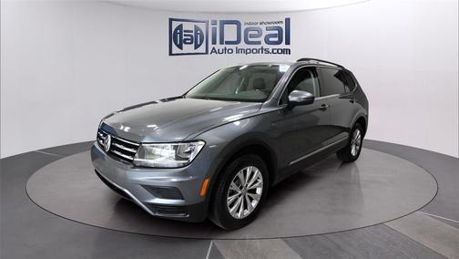 Platinum Gray Metallic 2018 Volkswagen Tiguan 2.0T SEL