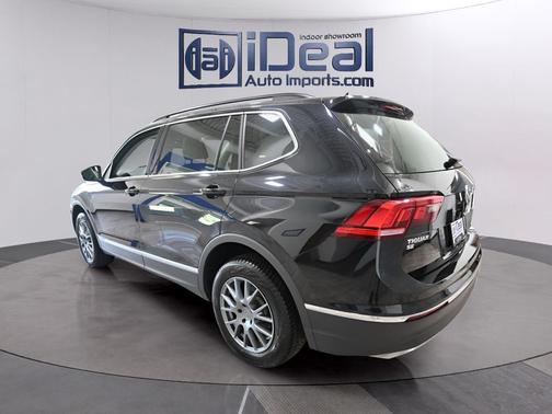 Deep Black Pearl 2020 Volkswagen Tiguan 2.0T SE 4MOTION