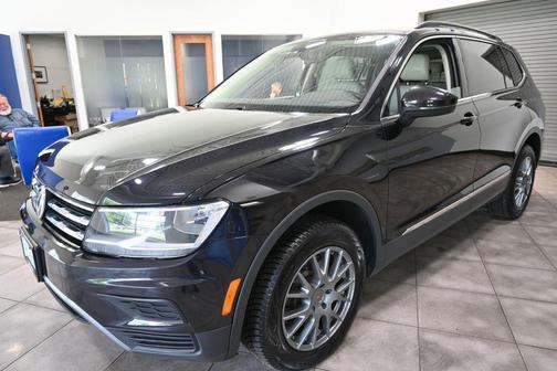 Deep Black Pearl 2020 Volkswagen Tiguan 2.0T SE 4MOTION