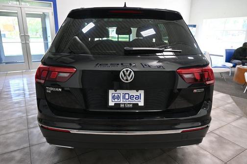 Deep Black Pearl 2020 Volkswagen Tiguan 2.0T SE 4MOTION