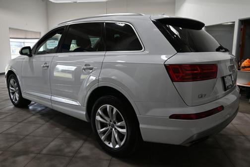 Glacier White Metallic 2018 Audi Q7 3.0T Premium Plus