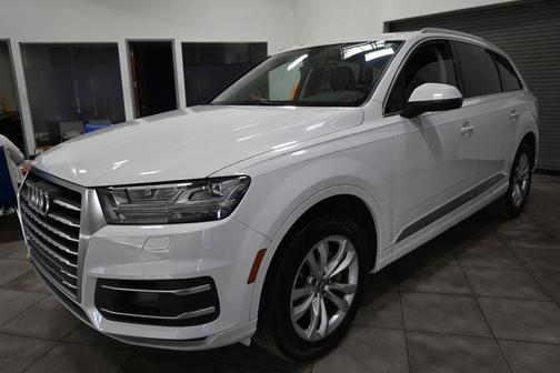 Glacier White Metallic 2018 Audi Q7 3.0T Premium Plus