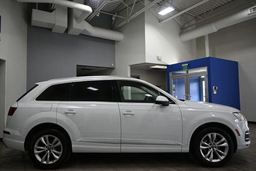Glacier White Metallic 2018 Audi Q7 3.0T Premium Plus