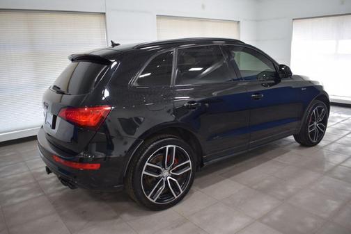 Photo 4 of 32 of 2017 Audi SQ5 3.0T Premium Plus
