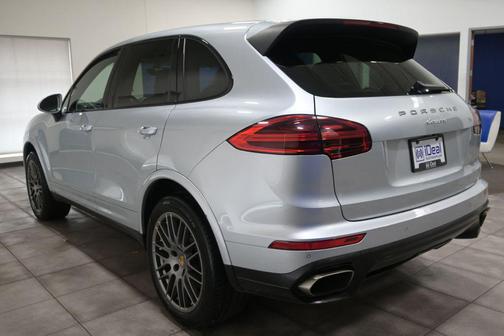 2018 Porsche Cayenne Platinum Edition