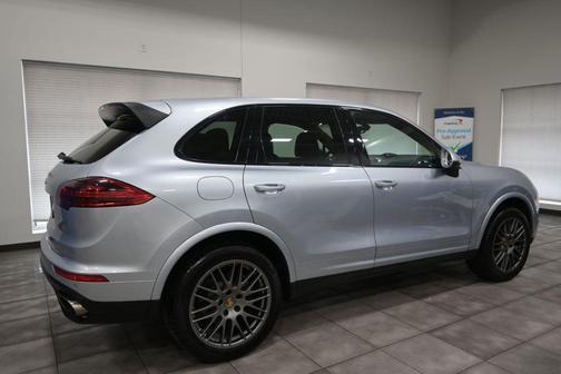 2018 Porsche Cayenne Platinum Edition