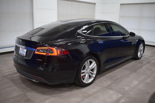 Photo 4 of 32 of 2016 Tesla Model S P90D