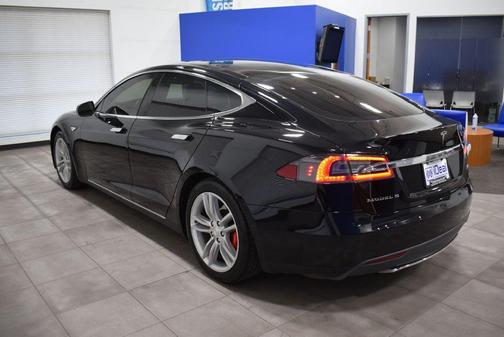 Photo 2 of 32 of 2016 Tesla Model S P90D