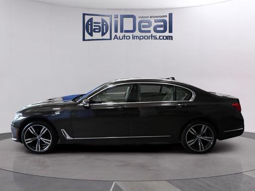 BROWN 2016 BMW 750 i xDrive