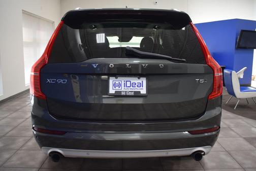 2018 Volvo XC90 T5 Momentum